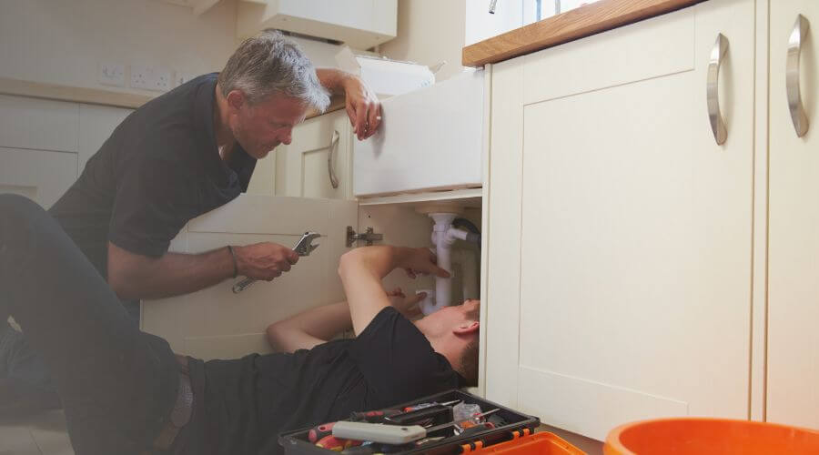 Expert burst pipe repair services in Parkersburg, IL